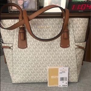 Micheal Kors Tote